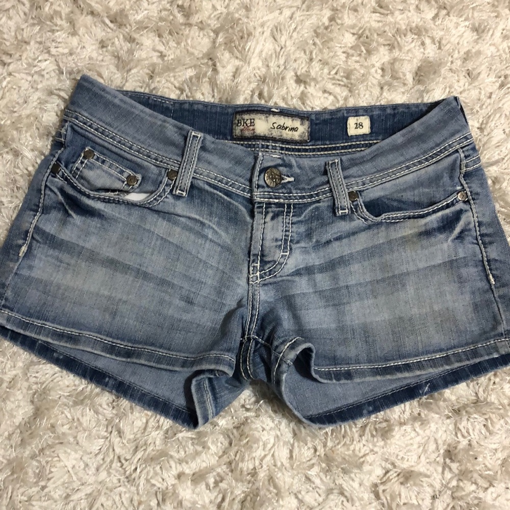 Buckle Denim shorts “Sabrina” barely worn! Low rise, light wash
